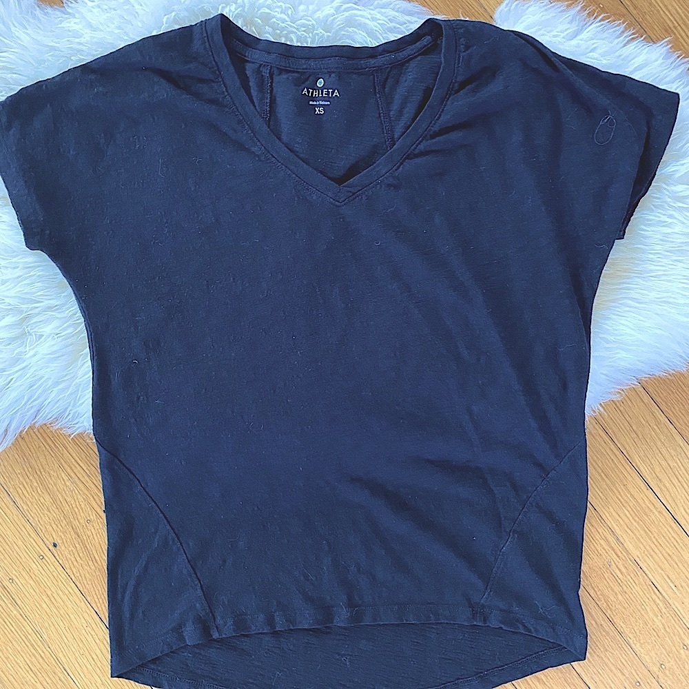 Athleta v neck seamed lightweight tee
